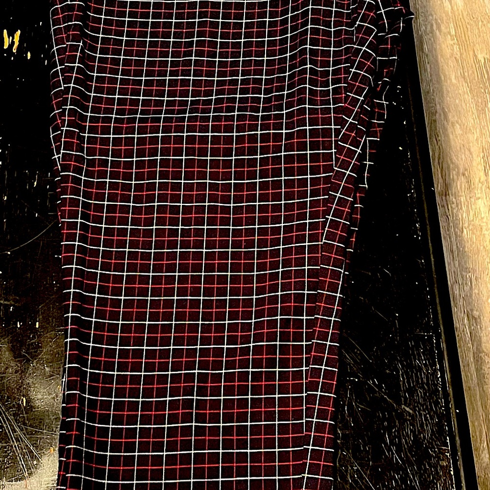 J.Jill Straight Leg Ankle Pants in Black and Red Plaid